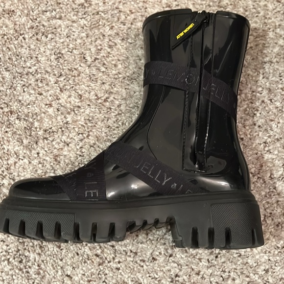 Lemon Jelly black rain boots. New ,super light Made in Portugal.Size 37,US 7. - Picture 7 of 7